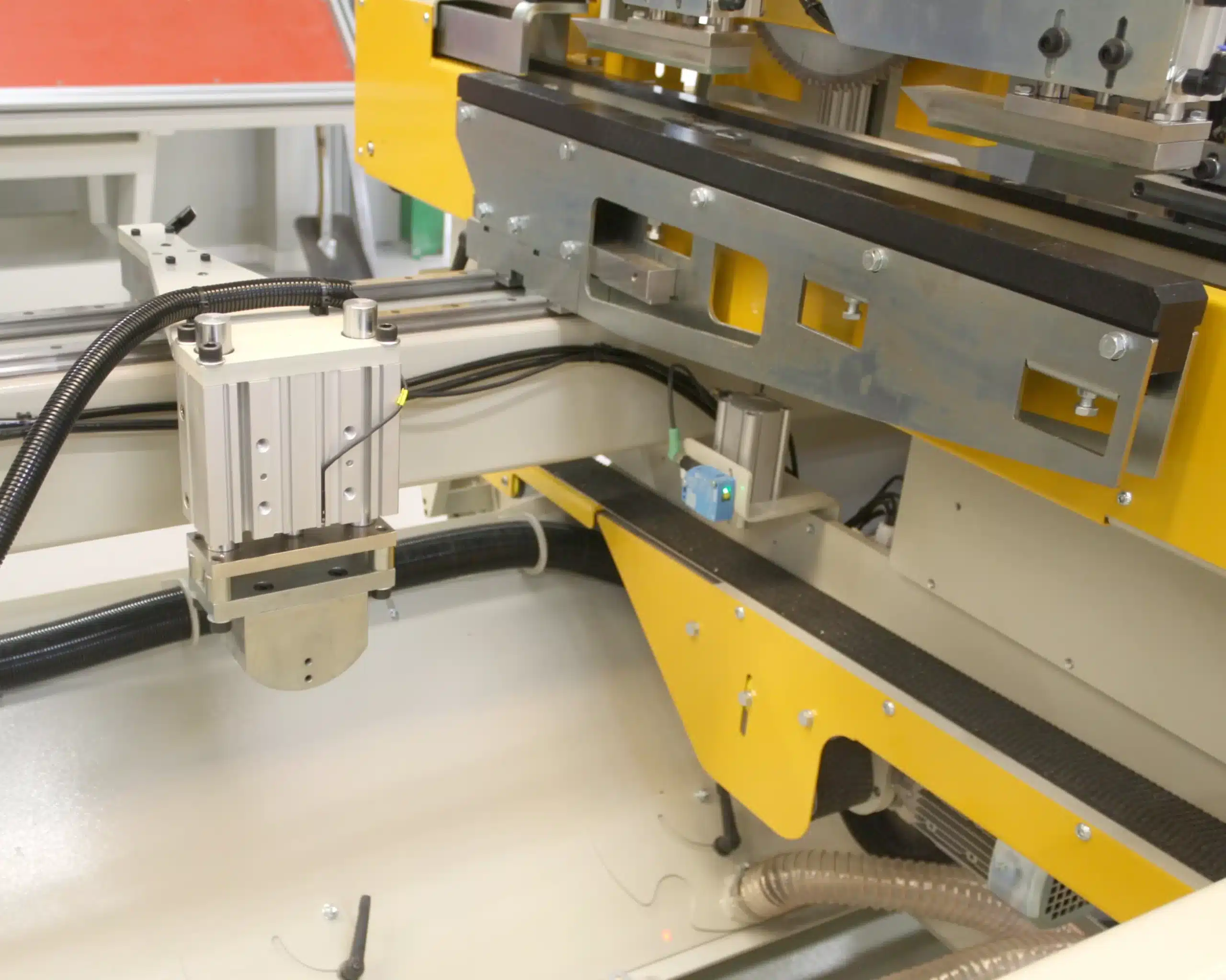 Testing unit to test items for specific strength