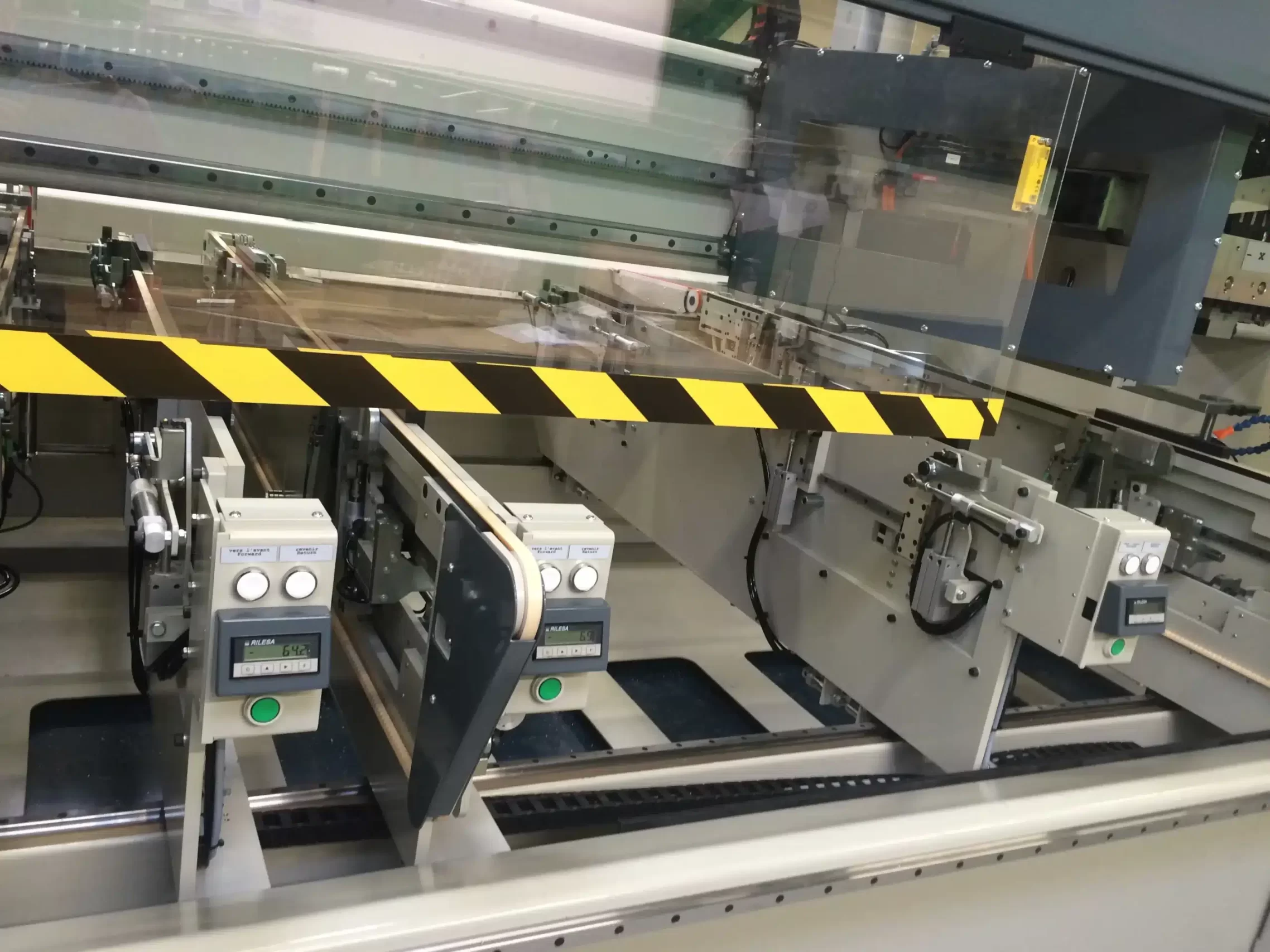 Digital support unit, with pneumatic lock_11zon